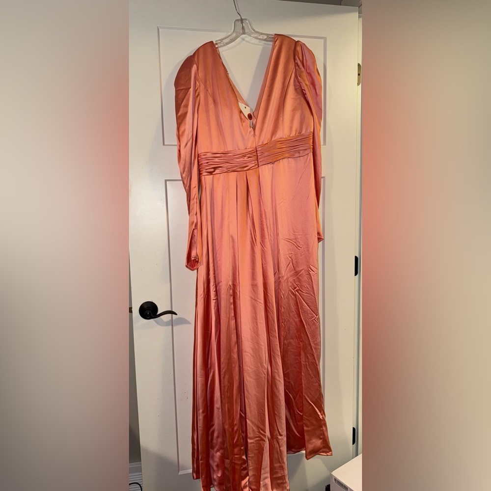 New | Mac Duggal 12404 Long Sleeve Satin Gown 16 - Picture 4 of 6